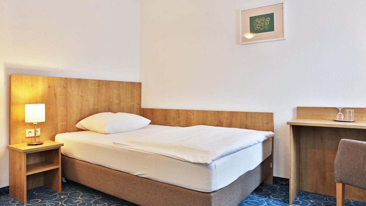 Appartis - Hotel Am Stadtpark Sindelfingen Extérieur photo